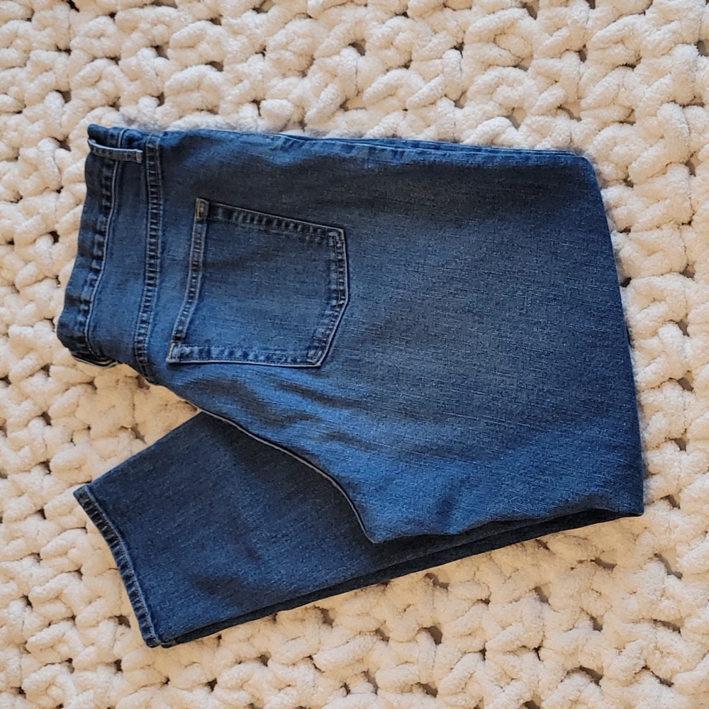 GAP Mom Jeans - 33T (fits like 32)
